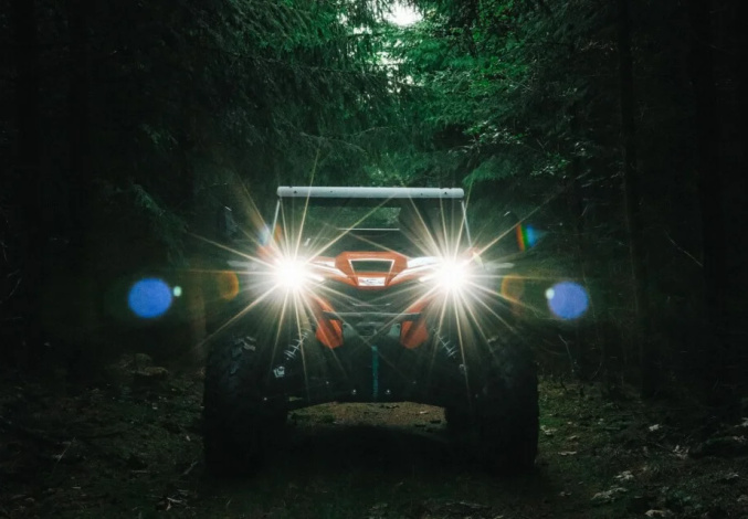 LED světla na obou koncích