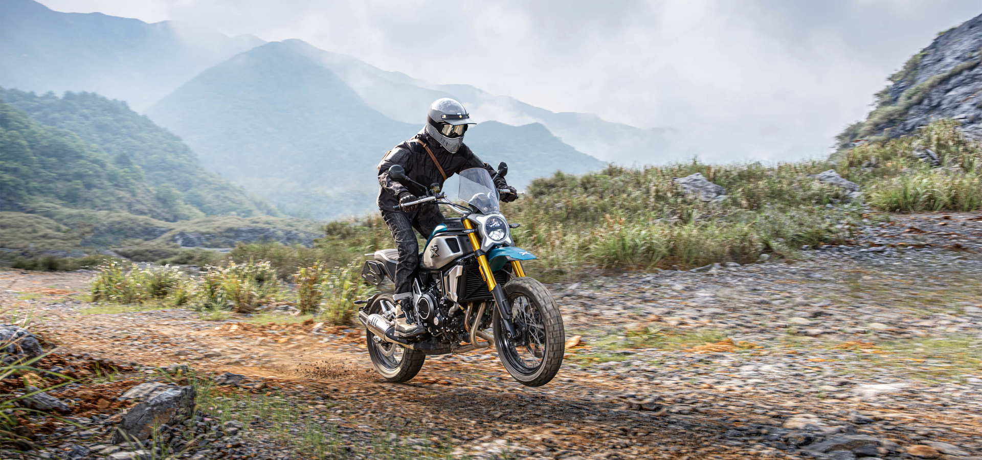 700 CL-X Adventure